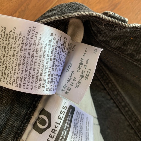 Levi’s Denim Cut Offs - Picture 3 of 3